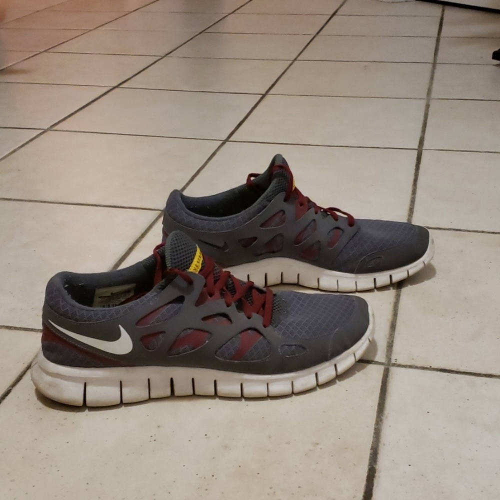 Nike Livestrong Mens Running Sneakers